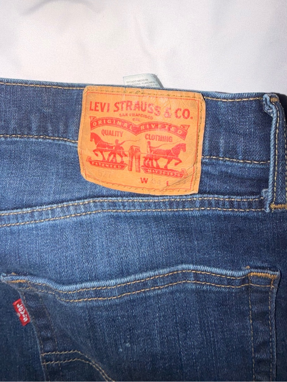 Levi's Men's Blue Denim Jeans - Classic Fit 527